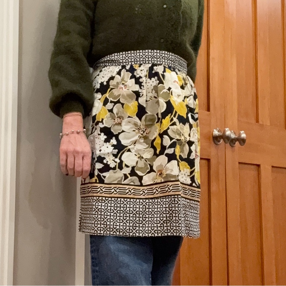NWT Vera Bradley What’s Cooking Apron Dogwood Floral Skirt Style w/ Pockets